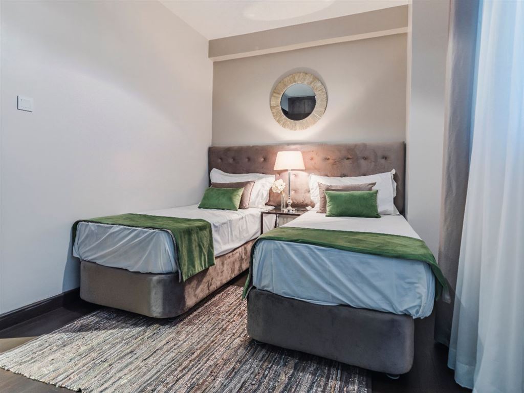 4 Bed En-Suite + DSQ Apartments